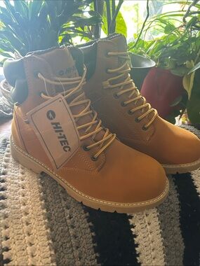 Hi-Tec Men’s Tan Lace-Up Steel Toe Boots